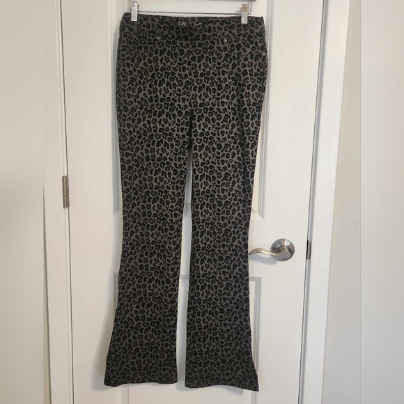 DIANE GILMAN 2  Cheetah print bootcut stretch Jeans Size Small - Picture 3 of 8